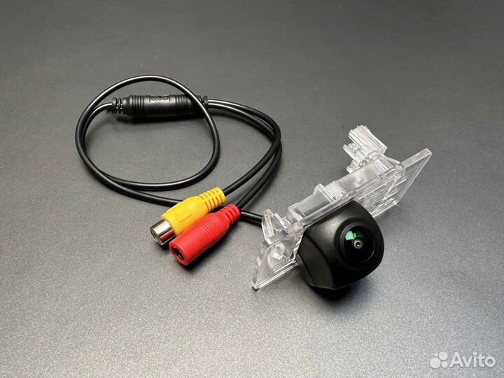 Камера заднего вида Фольксваген 2010+ AHD 720P