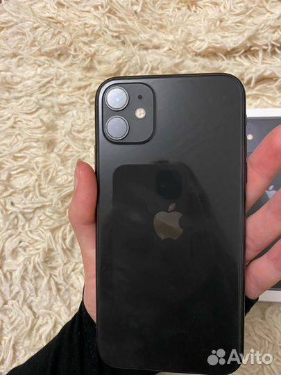 Телефон iPhone 11
