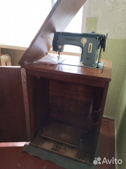 Швейная машинка чайка 2