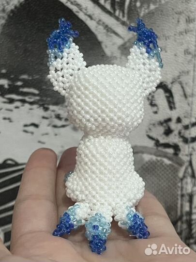 Ледяной кицунэ из бисера
