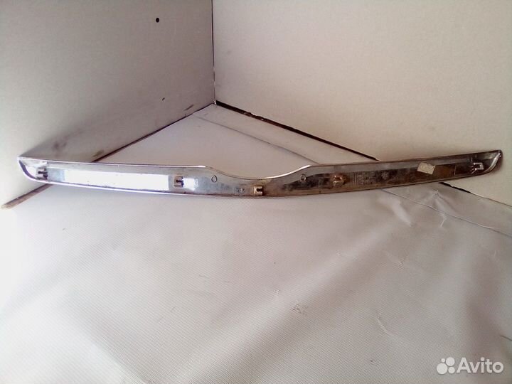 Молдинг капота LADA Granta