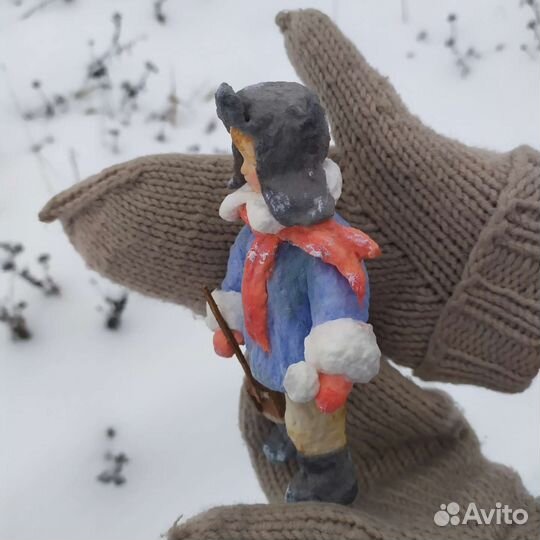 Мальчик с лопаткой