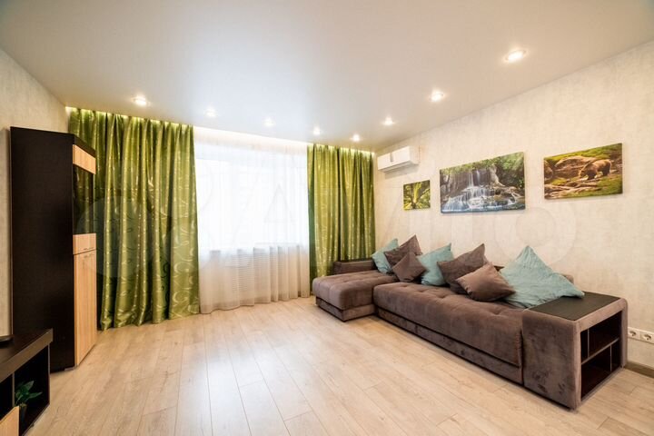 2-к. квартира, 54 м², 2/10 эт.