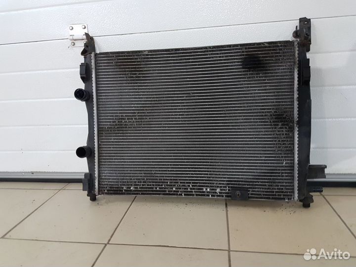 Радиатор охлаждения двигателя Nissan Qashqai J10