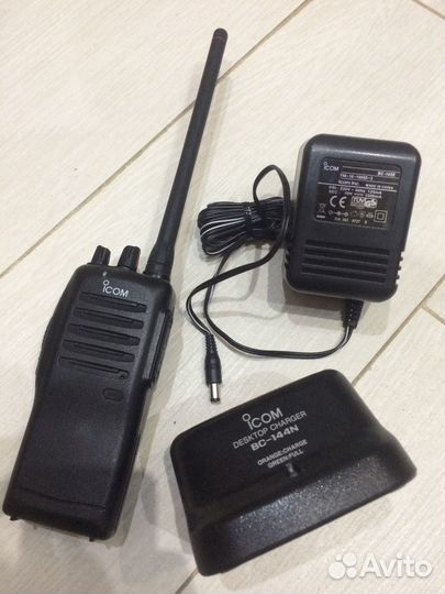 Портативная радиостанция Icom IC-F11 VHF