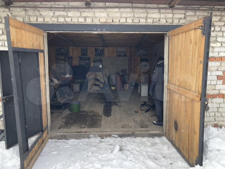 Гараж, > 30 м²