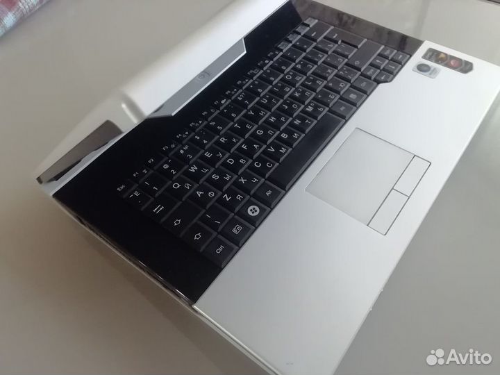 Продам ноутбук неисправный