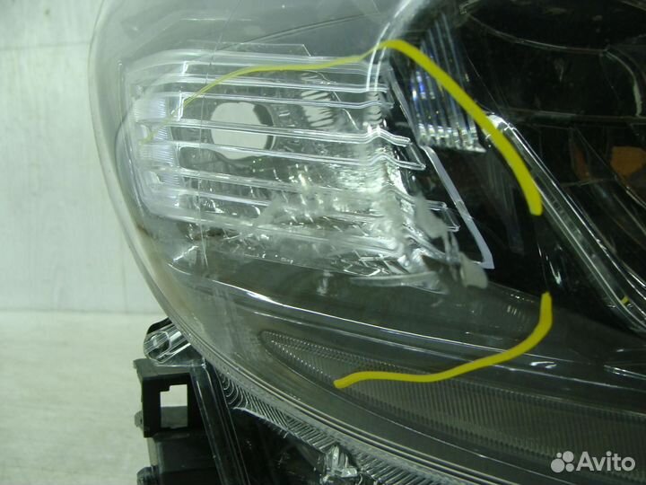 Фара правая Toyota Land Cruiser