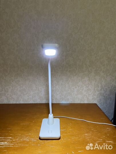 Лампа настольная
