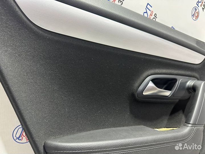 Обшивка двери Volkswagen Passat CC