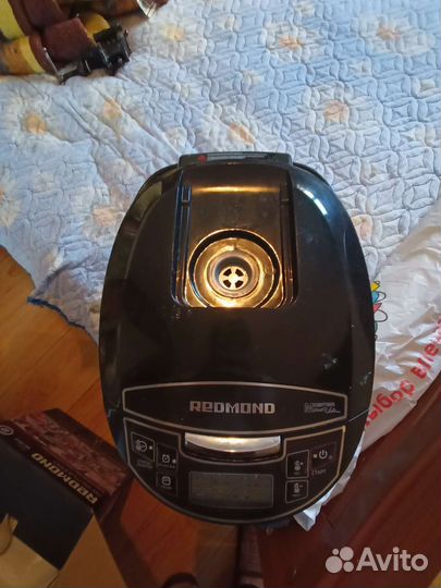 Мультиварка Redmond RMC-M4510