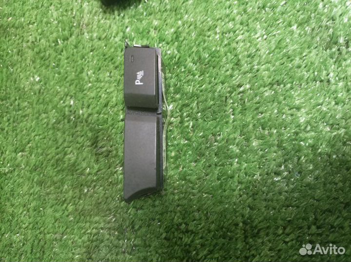 Кнопка парктроника Opel Astra J A16XER 2013