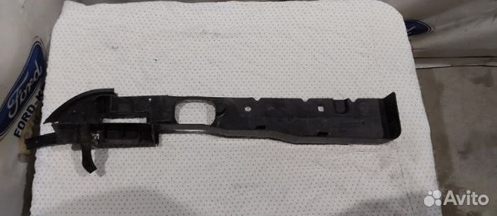 Накладка на крыло передняя правая Ford Focus CB4