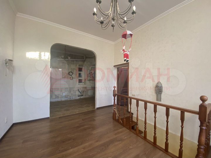 4-к. квартира, 105 м², 2/3 эт.