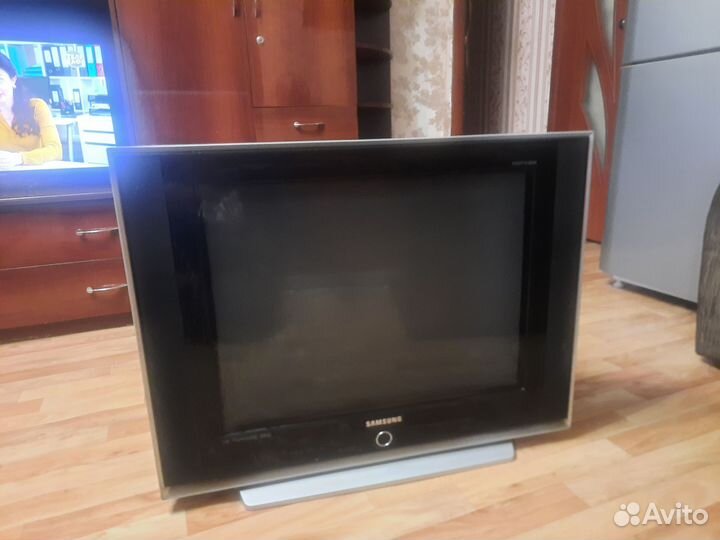 Продам телевизор бу