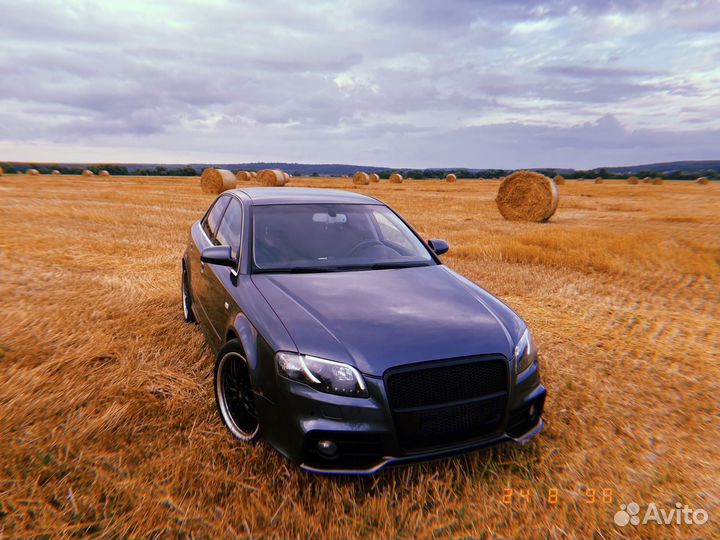 Решетка радиатора RS4 style для Audi A4 B7