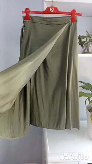 Юбка миди на запАх 44 р zolla