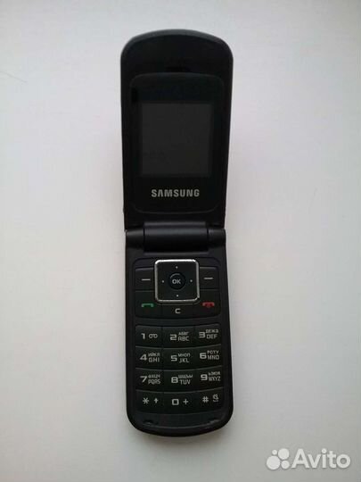 Телефон Samsung J120F