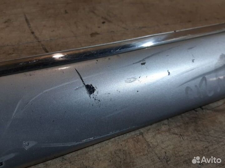 Молдинг на крыло передний правый Mercedes-Benz