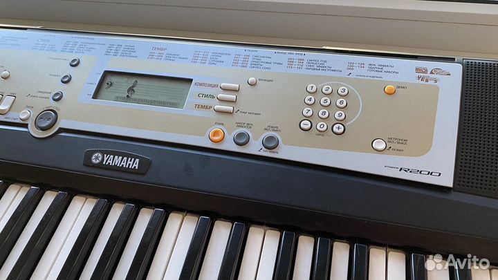 Синтезатор yamaha psr r200