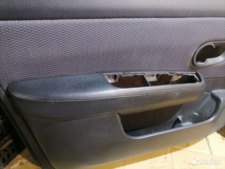 К-кт обшивки двери Nissan Tiida