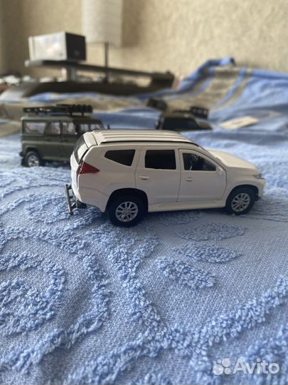Модель автомобиля 1:43 внедорожники