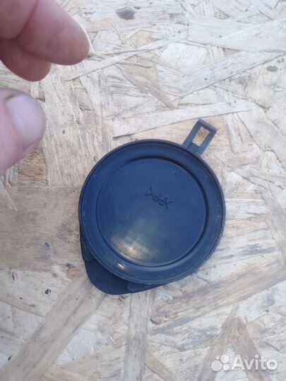 Крышка бачка омывателя Toyota