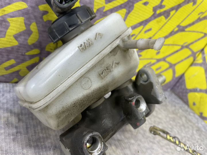 Главный тормозной цилиндр Бачок Ларгус Логан 8V