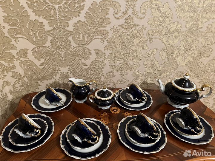 Старинный сервиз