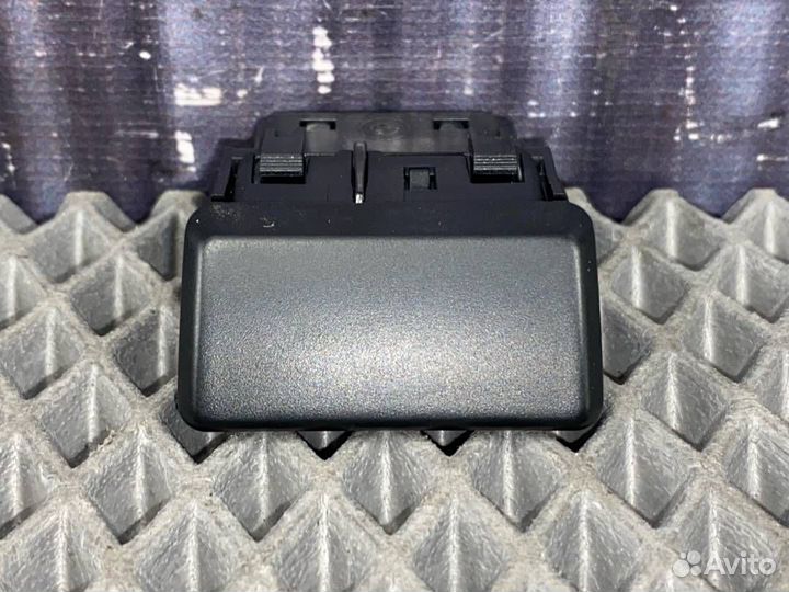 Кнопка открывания бардачка Bmw X5 E70 N62 2007
