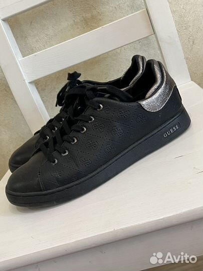 Кроссовки женские Guess