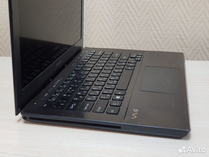 Ноутбук Sony Vaio на Core i7 с GeForce 2Gb