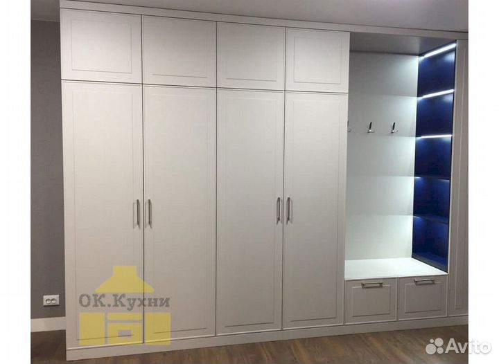 Шкаф купе с зеркалом