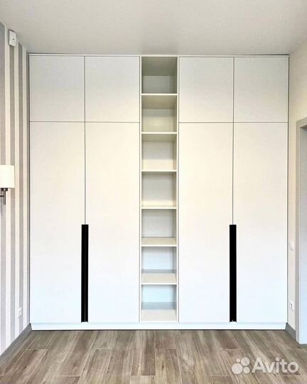 Шкаф распашной