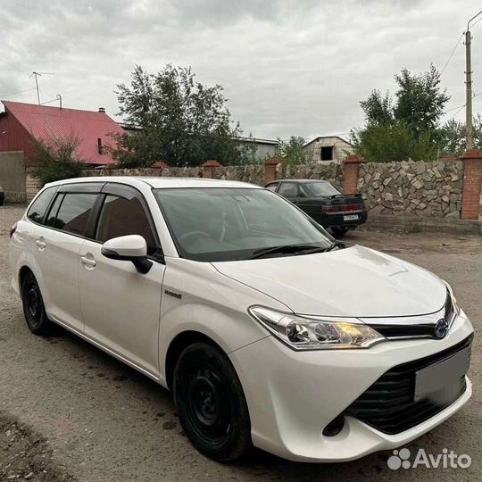 Toyota Corolla Fielder, 2016