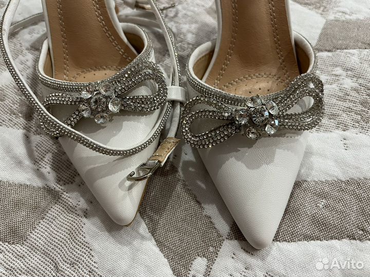 Туфли женские на каблуке