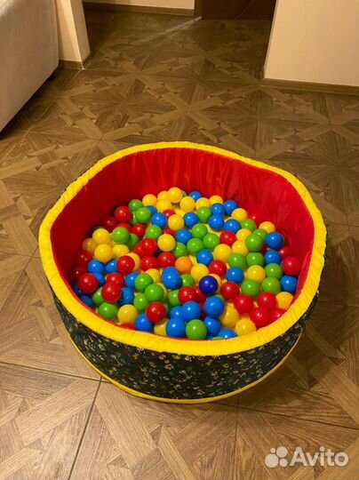 Бассейн (манеж) с шариками