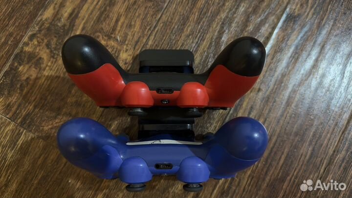 Sony Playstation 4 PRO (CUH-7108B)