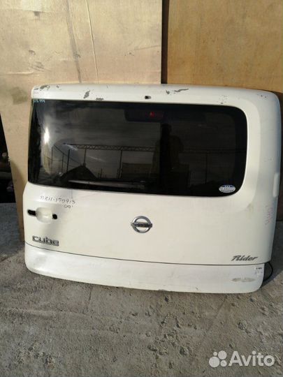 Дверь багажника Nissan Cube Z11