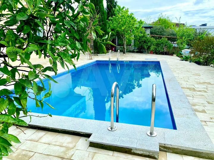 Дом 385 м² на участке 10 сот.