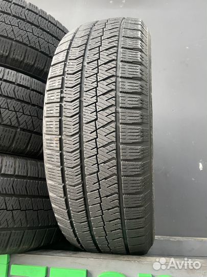 Bridgestone Blizzak VRX2 215/60 R16