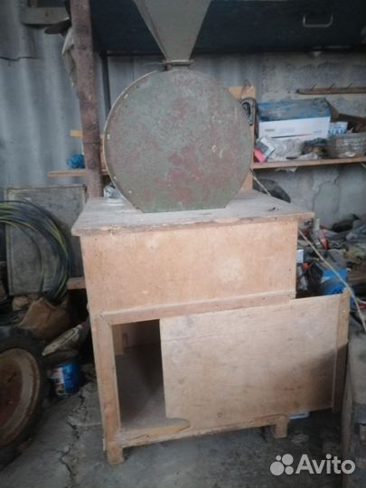 Крупорушка зернодробилка