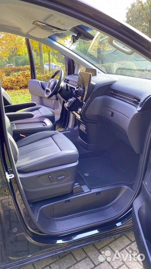 Hyundai Staria 2.2 AT, 2025, 9 042 км