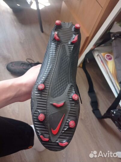 Футбольные бутсы nike