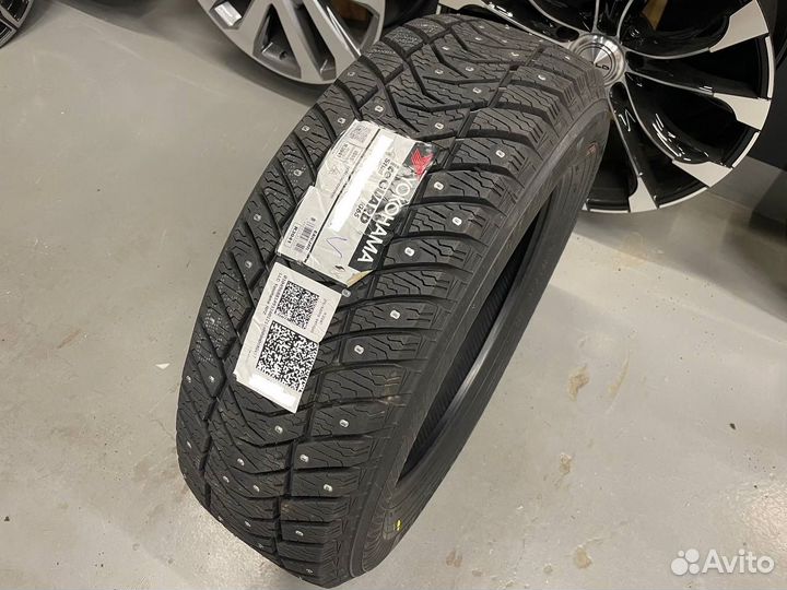 Yokohama IceGuard Stud IG65 255/45 R19 104T