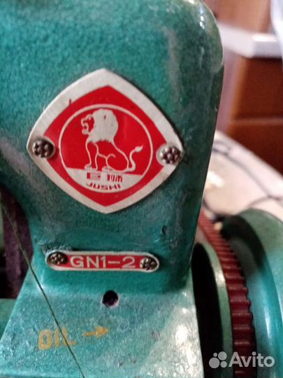 Оверлок трехниточный