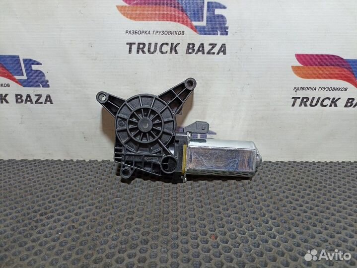 Моторчик стеклоподъемника правый