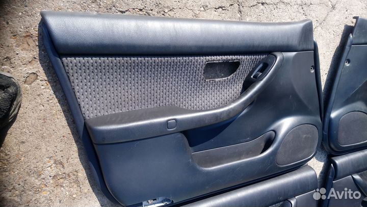 Обшивки дверей Subaru