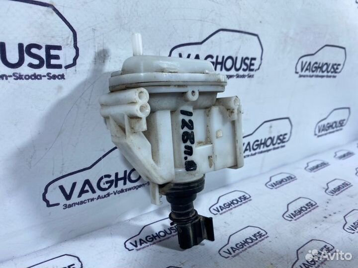 Активатор замка двери передний правый Volkswagen