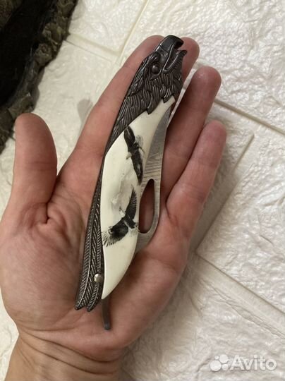 Нож сувенирный на подставке 